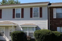 Building Photo - 4 Bedroom, 2.5 Bath Townhouse