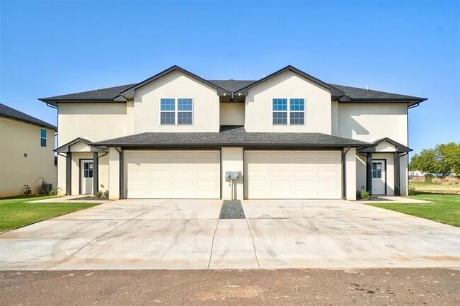 Building Photo - 617 Abadan Dr