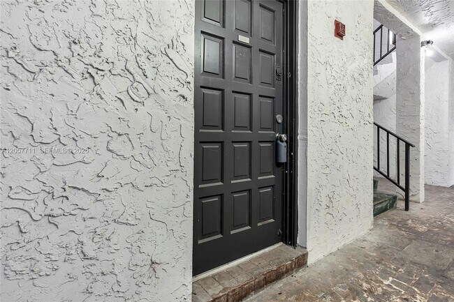 Building Photo - 3300 Spanish Moss Terrace