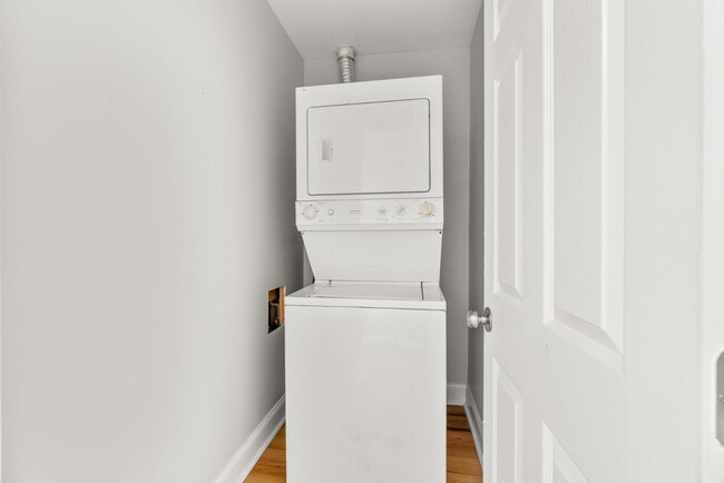 Building Photo - 419 N Collington Ave