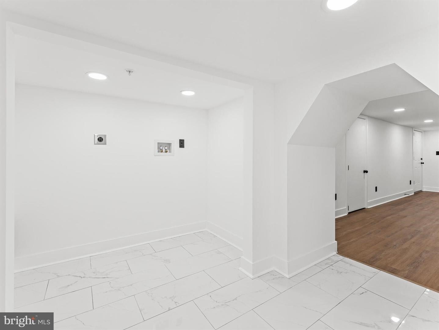 Building Photo - 4927 Catharine St