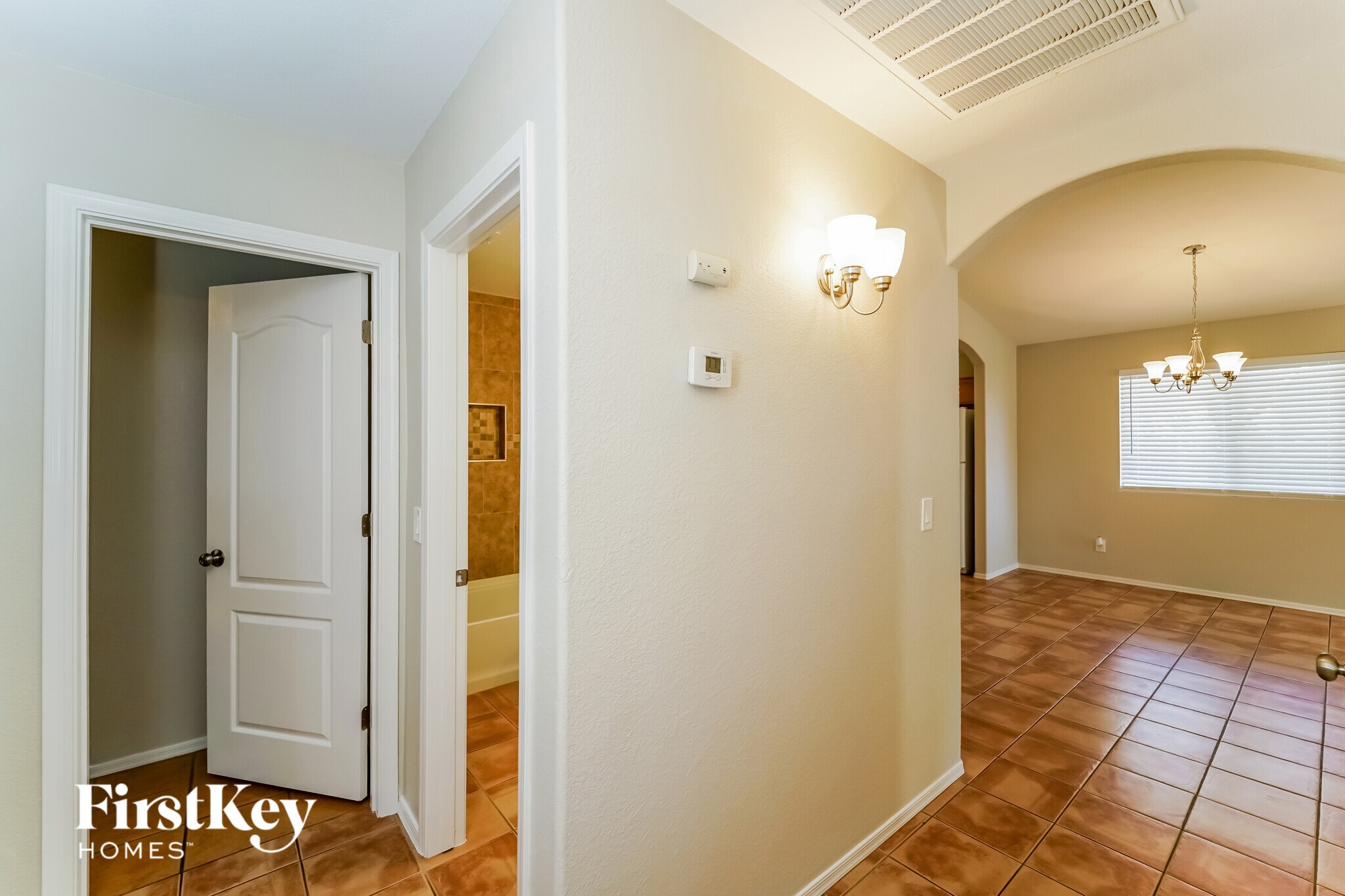 Building Photo - 2530 W Cezanne Cir