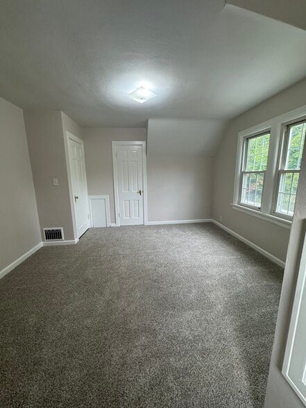 Building Photo - 809 Vine St