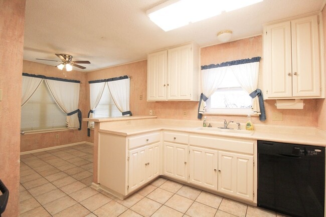 Building Photo - 10323 Quail Meadow St