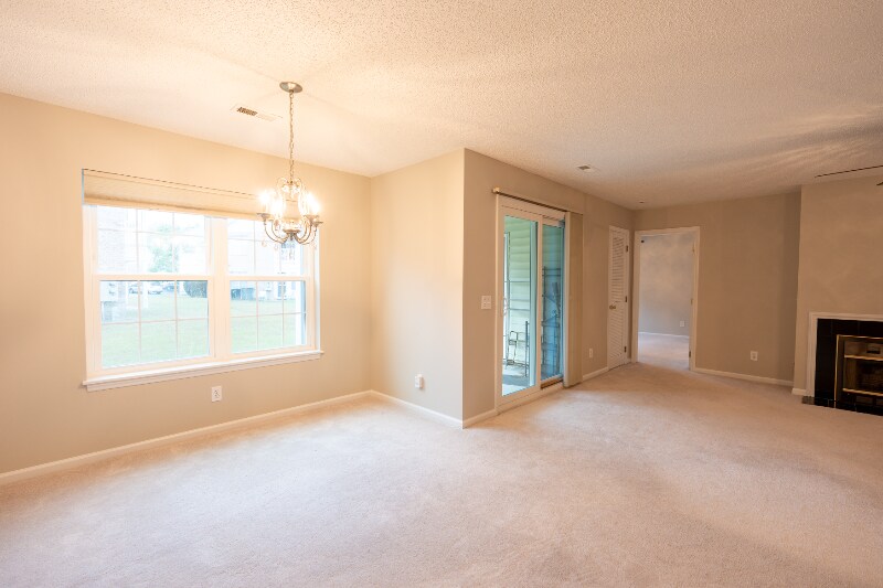 Building Photo - 2934 Mulberry Ln