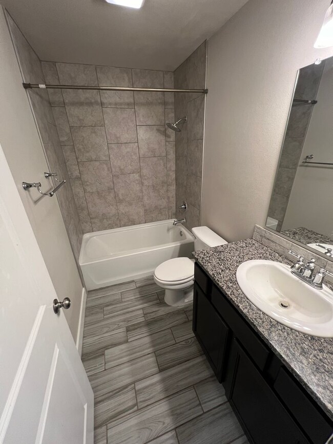 Building Photo - Lubbock Cooper ISD 3 Bedroom/2 Bathroom AV...