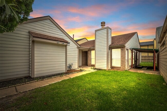 Building Photo - 11838 Plumbrook Dr
