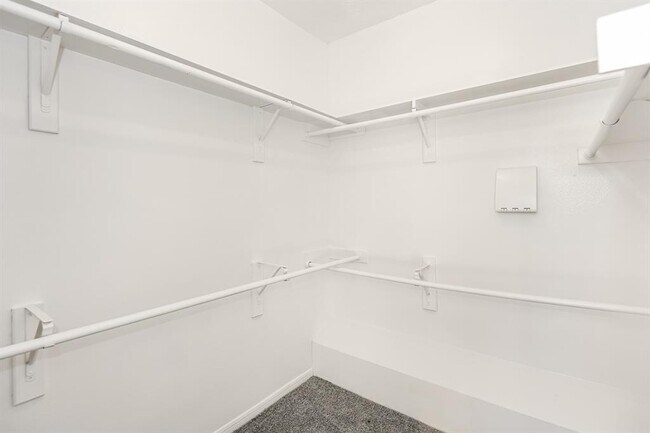 Building Photo - 9502 Willow Trace Ct