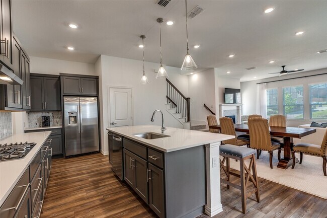 Building Photo - 3309 Sarala Ct