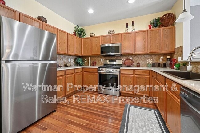 Building Photo - 2240 Whale Point