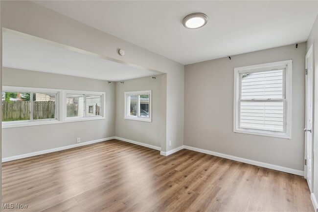 Building Photo - 3846 E Antisdale Rd
