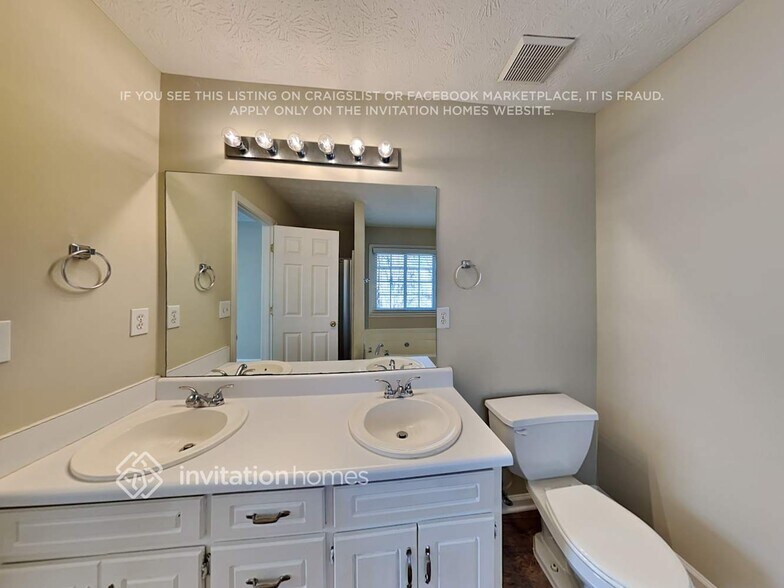 Building Photo - 1460 Timber Walk Dr SE
