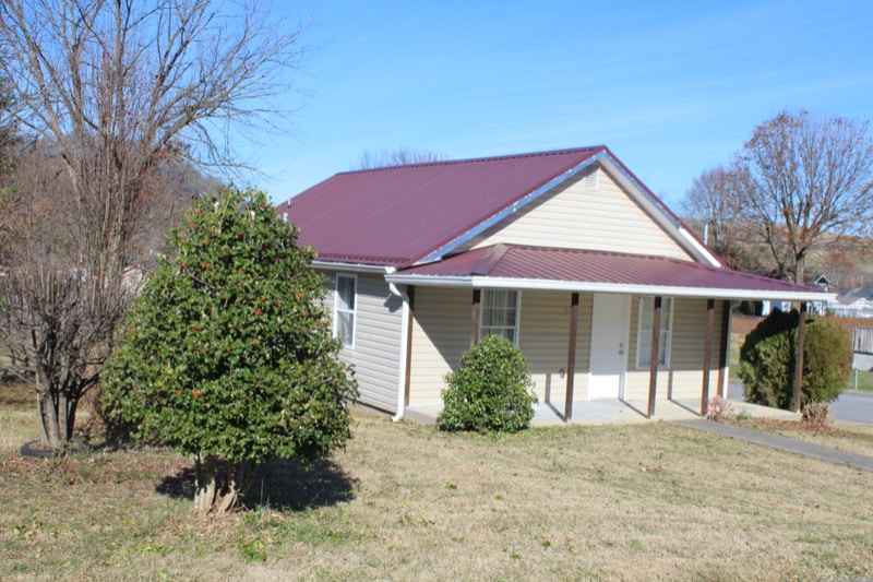 Building Photo - 215 Bettie St