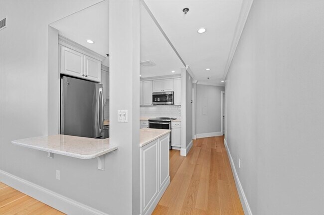 Building Photo - 30 Monument Sq