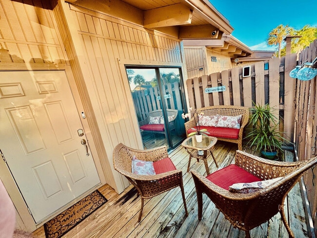 Building Photo - 2121 SW 82nd Ave