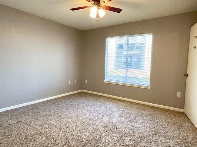 Building Photo - AUGUST 2026 MOVE IN! Spacious 4 Bedroom 4 Bathroom Condo Right on The Bus Route!