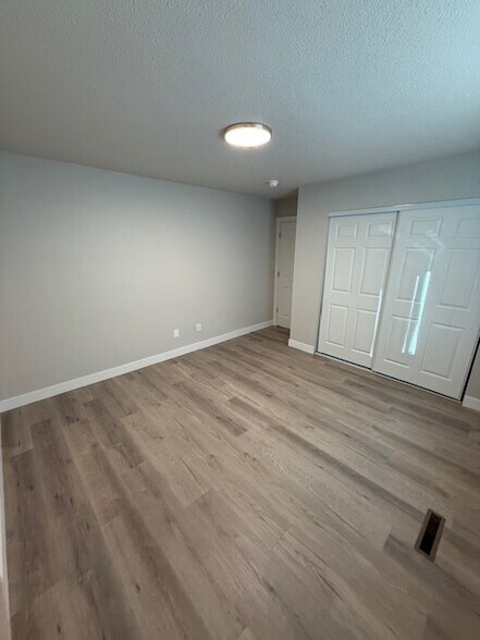 Building Photo - 338 25th Avenue Ct