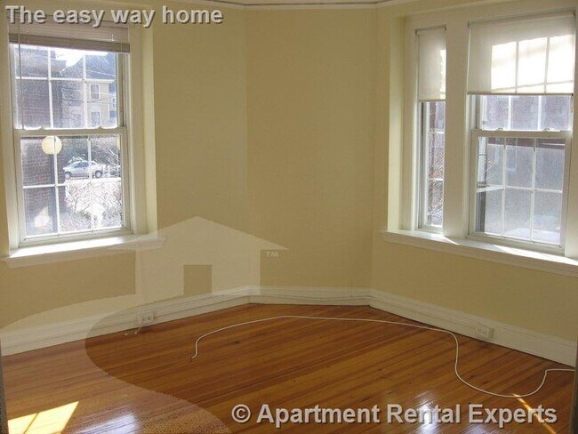 Building Photo - 7 Craigie Cir