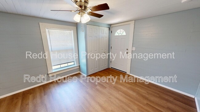 Building Photo - 103 Watkins St