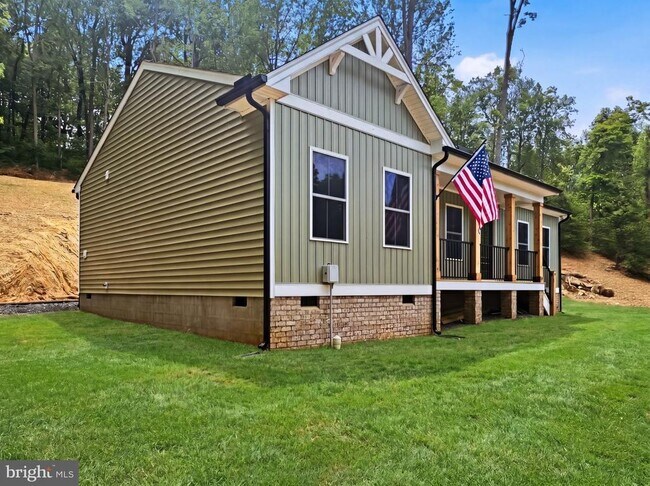 Building Photo - 441 High Top Rd