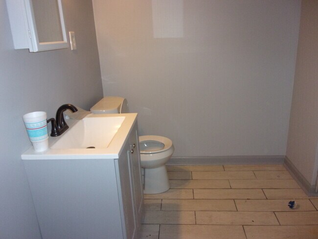 Building Photo - 1150 W. Lexington