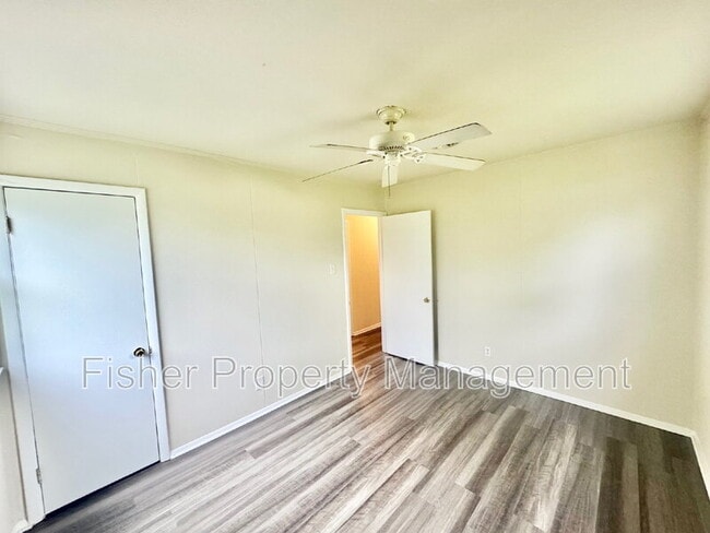 Building Photo - 2207 Beck Dr