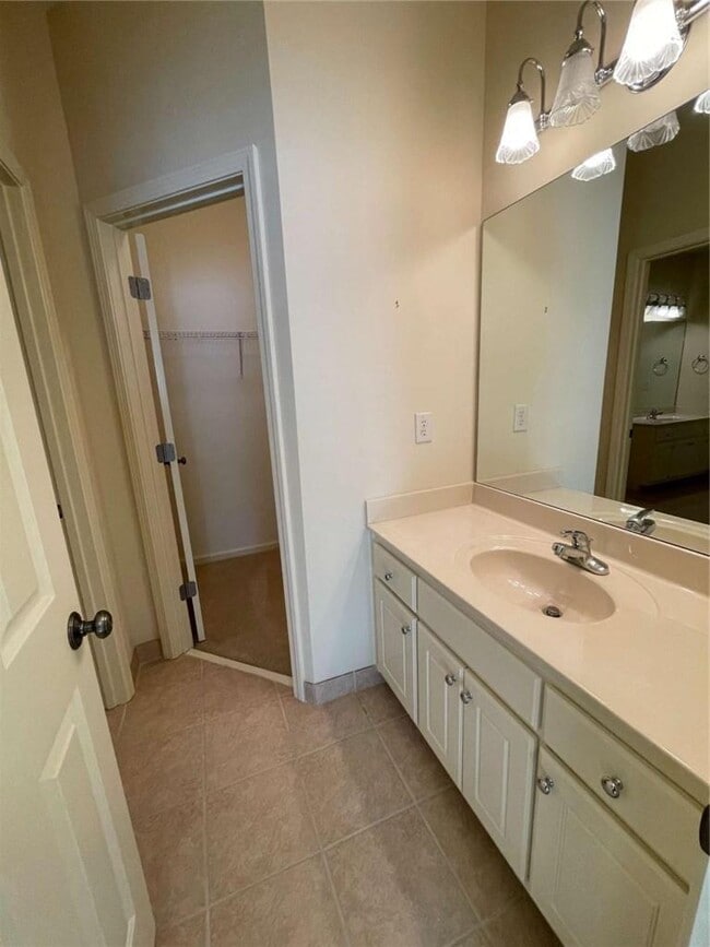 Building Photo - 1378 Greencrest Ct SW