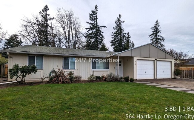 Primary Photo - Charming 3 BD | 1 BA Home w/ Large Backyar...