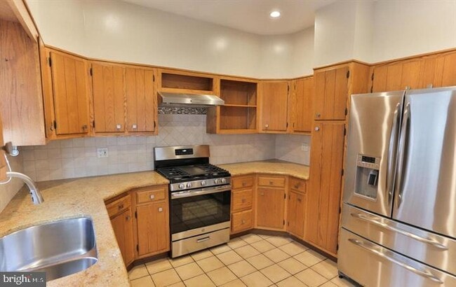 Building Photo - 855 N 24th St