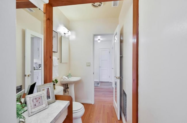 Building Photo - 6206 Pontiac St