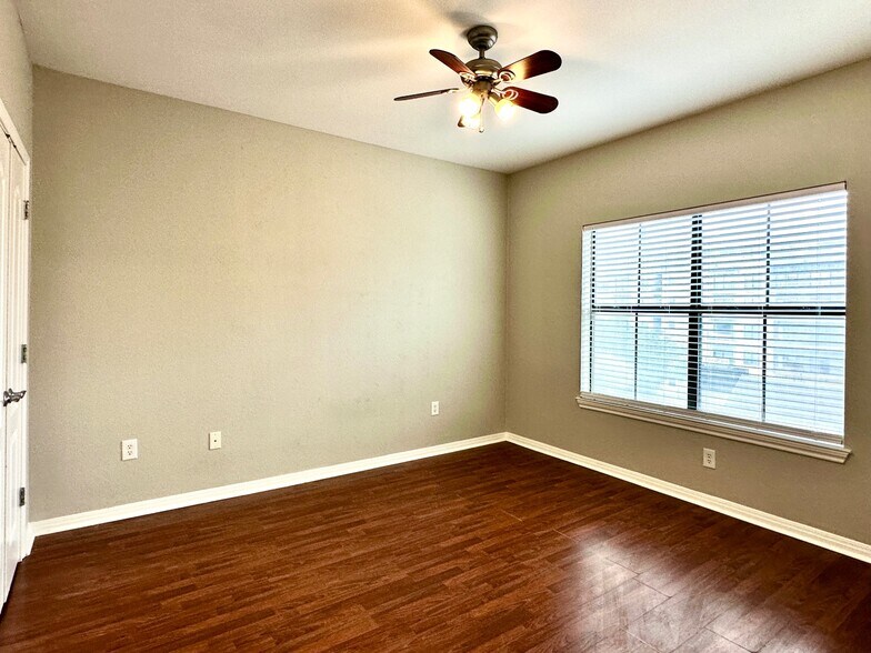 Building Photo - 2505 San Gabriel