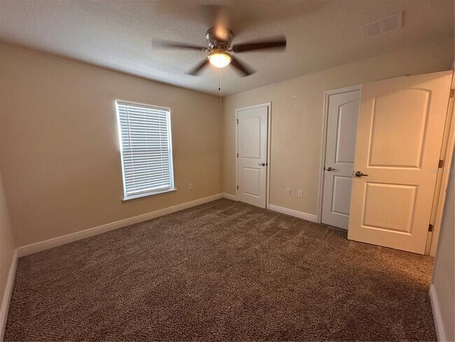 Building Photo - 402 Edith Dr