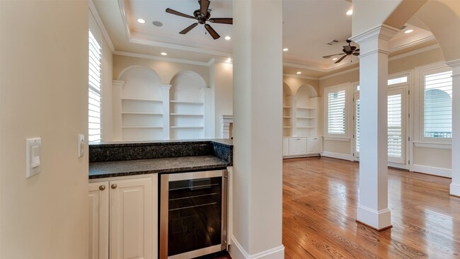 Building Photo - 1700 Sunset Blvd