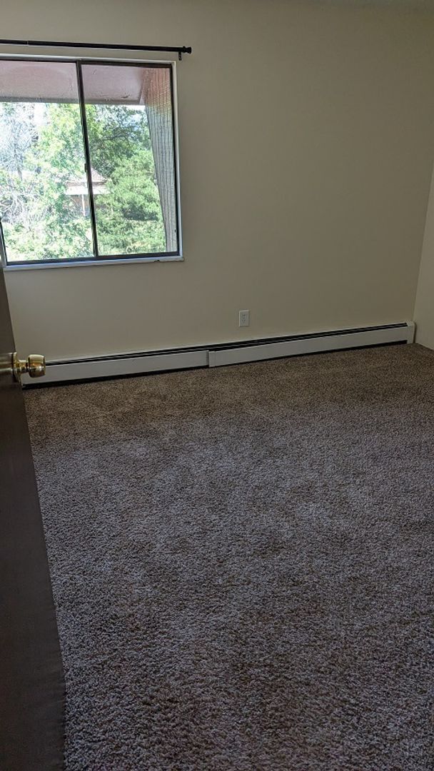 Building Photo - Bright & Spacious 2 Bed with Balcony in Prime Location