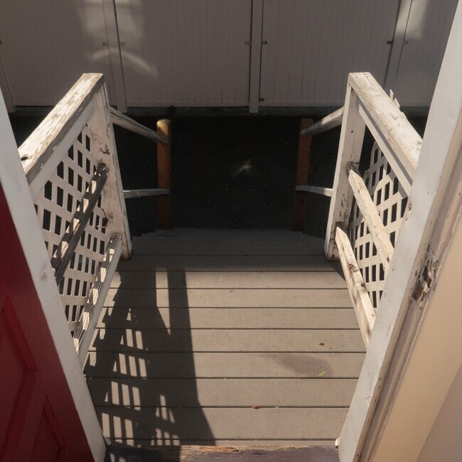 Building Photo - 2 Meader Rd