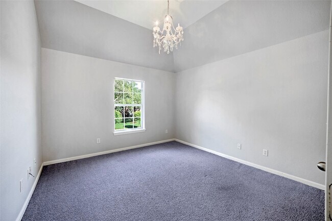 Building Photo - 13707 Elm Shores Dr