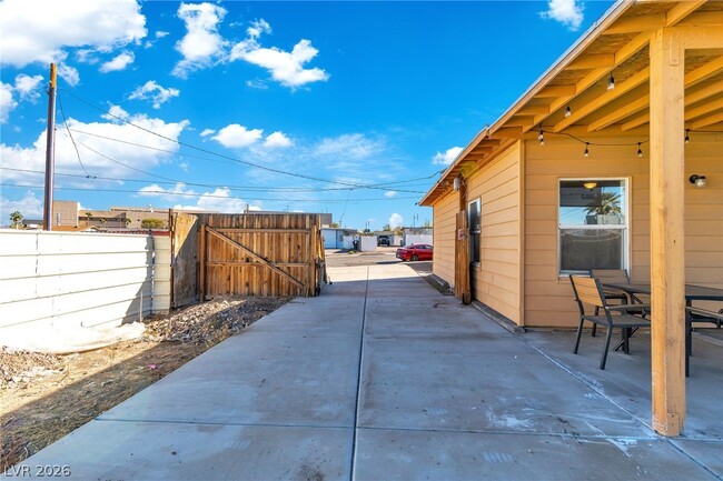 Building Photo - 235 Zinc St