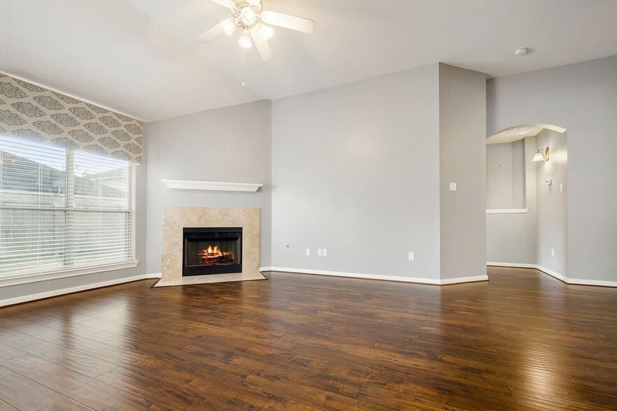 Building Photo - 15423 Brock Creek Way