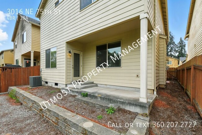 Building Photo - 3016 NE 75th St