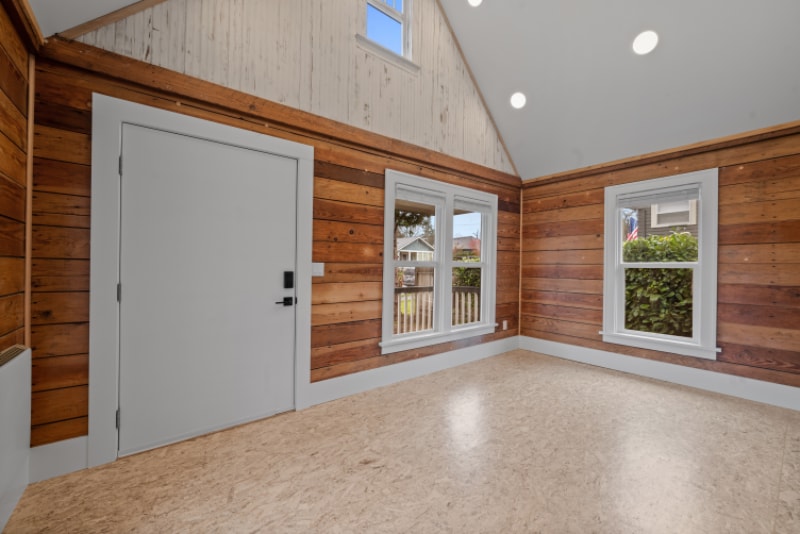 Building Photo - 207 Ave G