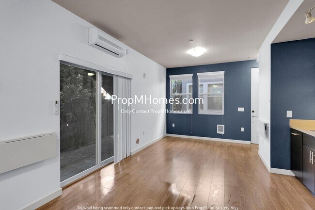 Building Photo - Modern Studio in the Heart of SE!