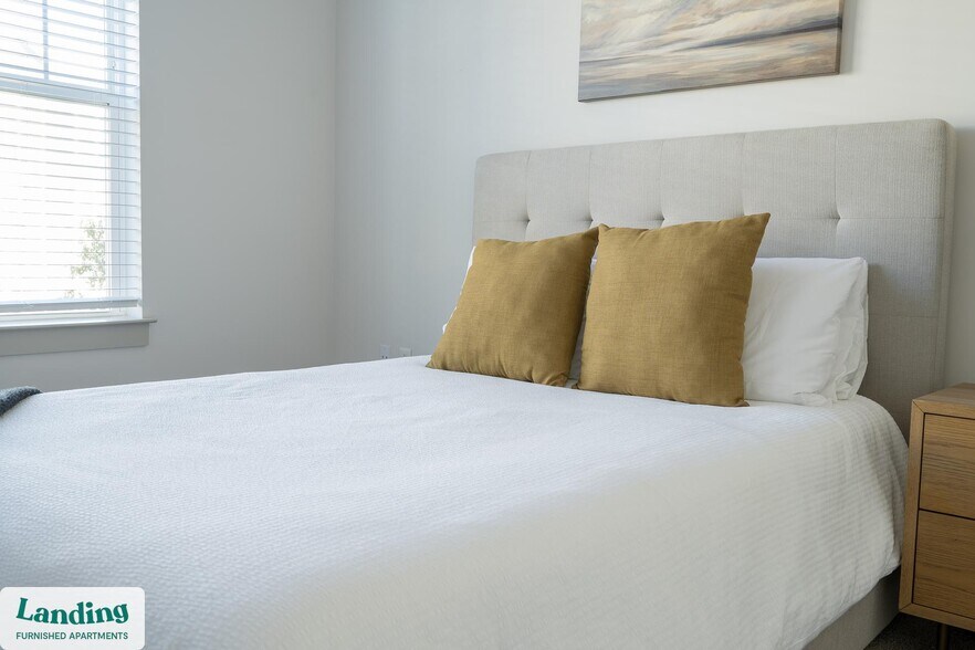 Building Photo - 340 W 25th St