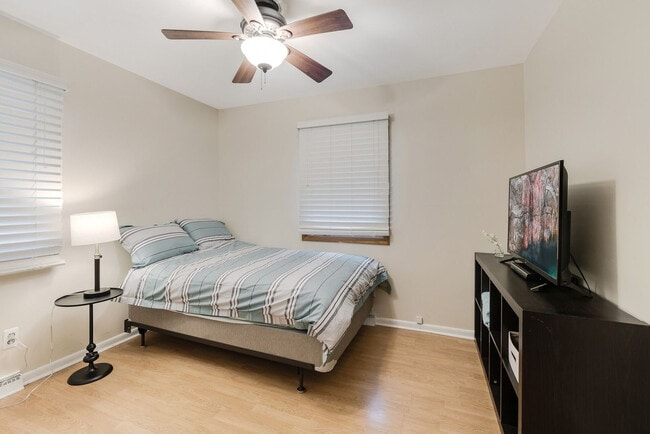 Building Photo - 119 Circle Dr