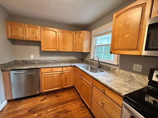 Building Photo - 1124 Bridle Ln