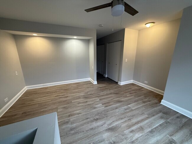 Building Photo - 744 W Gordon Terrace