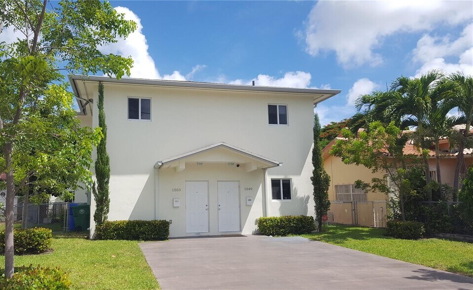 Building Photo - 1027 SW 11th Ave