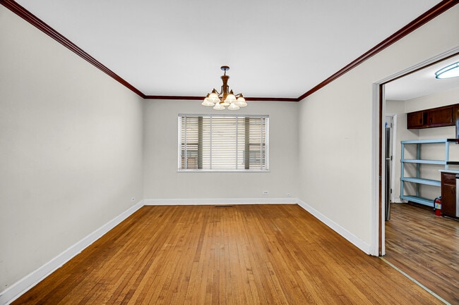 Building Photo - 7248 N Ridge Blvd