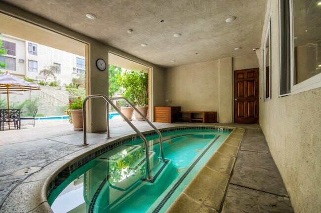 Building Photo - 1440 Veteran Ave