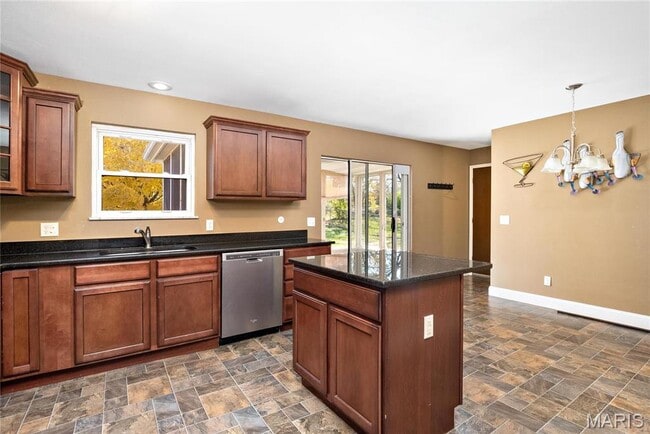 Building Photo - 126 Hampton Dr