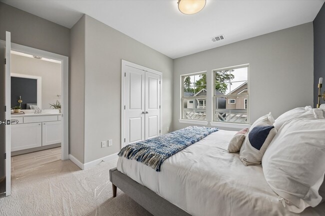 Building Photo - 5214 Amber Sunrise Dr